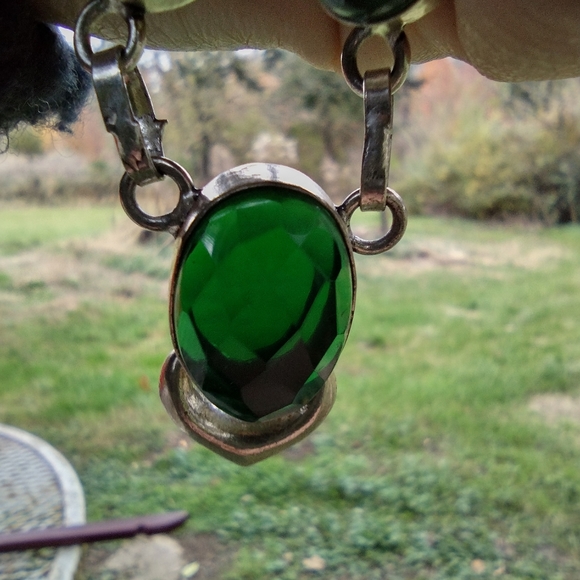 Green Victorian Bohemian Necklace - Picture 4 of 5